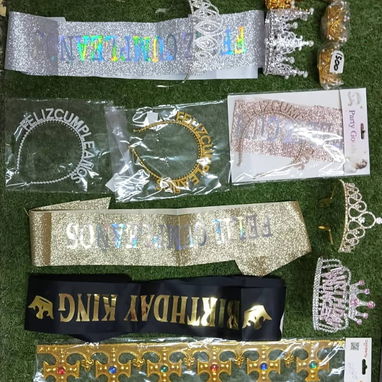 Set de bandas de cumpleaños y coronas - Img 127217462