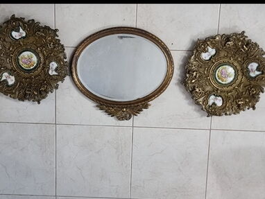 Juego de espejo de bronce con dos adornos muy finos con encrustaciones - Img main-image