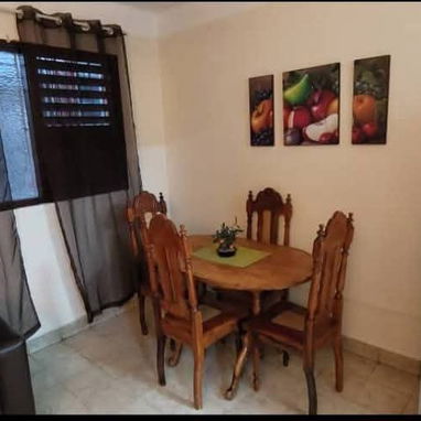 Se vende apartamento en 16000 usd a pocos metros de 41 y 42 playa, la cuadra muy tranquila y segura, apenas se oyen ruid - 2/10