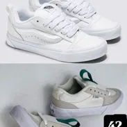 Tenis Nike Air Force 1 blancos y negros , Vans Blancas y Y grises de varias tallas 👟👟👟👟👟👟👟👟👟 Disponibles en el - Img 56007937