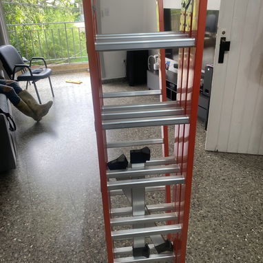 Escaleras . - Img 123375138