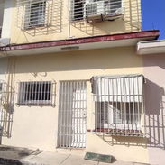 Vendo casa biplanta en el cerro con gas de la calle - Img 56160263