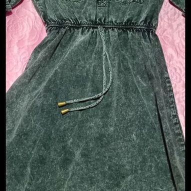 Se vende en Habana del este reparto Camilo Cienfuegos,ropas de niña de 10 a 12 años - 3/7