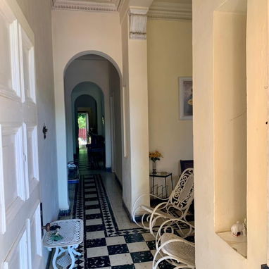 Vivienda en bajos de un Biplanta a pocos metros de 15 y 80 - Img 121819380