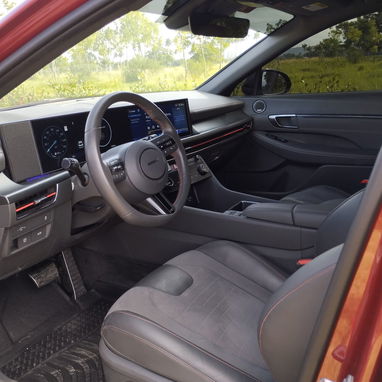 Vendo o negocio yhunday sonata del 2024 N line con 11 millas título limpio - Img 103276691