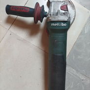 Vendo pulidora Metabo de uso. 1500 watts. 220 volt. 125 mm. 80 USD - Img 56811474