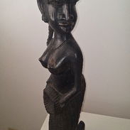Estatua africana de madera de 67 cm. - Img 56462606
