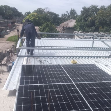Montajes De Bases Para Paneles Solares Y Sercado Anti Riesgo - 2/5