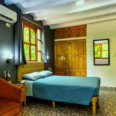 Renta de casa con piscina y billar en Casa Blanca. Alquiler de casa con piscina y billar en Regla, Habana del Este - 3/7