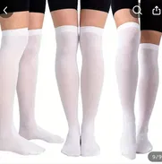 Un par de medias blancas extra largasy lisas - Img 49506673