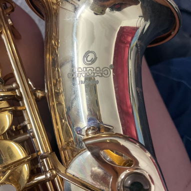 Saxofón Alto Jinbao Dorado Completo con Estuche y Accesorios - $300 dolares - Img 120971175