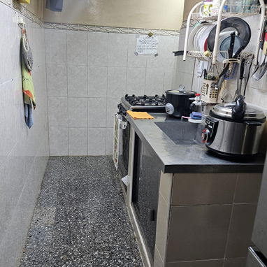 Se vende apto 2do piso alamar con todo - 8/10