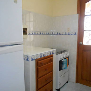900 USD .HAY PANEL SOLAR ,RENTO LINEAL PROPIEDAD HORIZONTAL DE 3 HABITACIONES, EN EL VEDADO POR LINEA Y PASEO 52501177 - Img 126023964