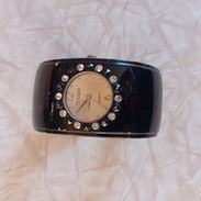 Vendo reloj de mujer de uso de vestir color negro. - Img 55791232