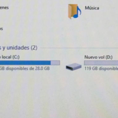 Lenovo con rendimiento ideal para algunos juegos y trabajos de programación informática. - Img 124620217