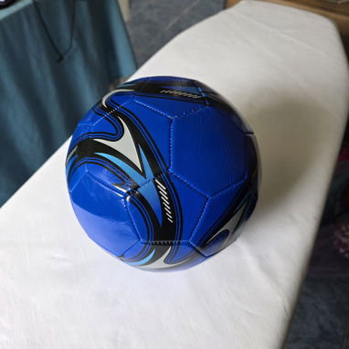 Vendo pelotas de Fútbol, Basquet y de juegos para niños - Img 124362559