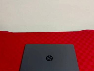 Laptop HP sin detalles i5 11na 8gb Ram 15.6 Tactil Bateria 4h Ultra M.2 de 256gb+1Tb HDD - Img 66370095