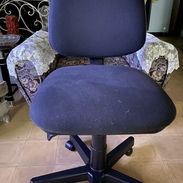 Vendo silla para computadora, de uso, pero en buenas condiciones - Img 56700742