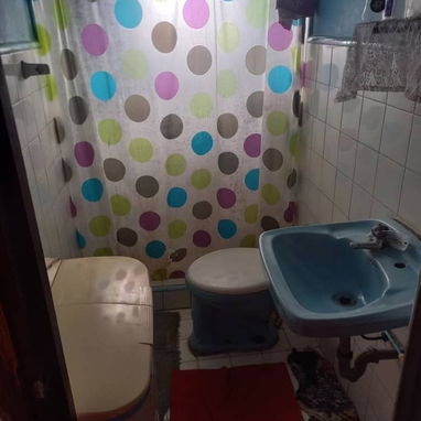 87-🏡*EN VENTA BIPLANTA  GUABABACOA RPTO NARANJO*  😎*LA PARTE DE ABAJO CONSTA DE:*  PORTAL  SALA 2/4  1 GRANDE Y OTRO C - Img 120003759