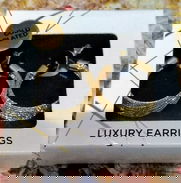 Elegantes pares de aretes en baño de oro, comprado en Europa. Nuevos - Img 47115188