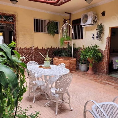 RENTA hostal de 4 habitaciones EN TRINIDAD con Qba Hostin 360 - 10/10