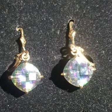 Juego de aretes y dije en oro y piedra - 2/5