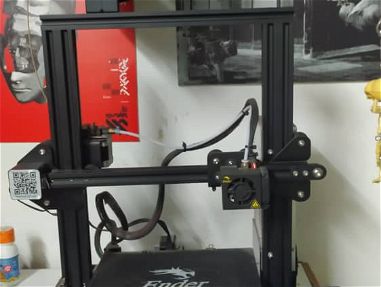 Vendo impresora 3d modelo Ender 3 prácticamente sin uso, doy dos royos de filamento de regalo.wp.55382009 - Img main-image