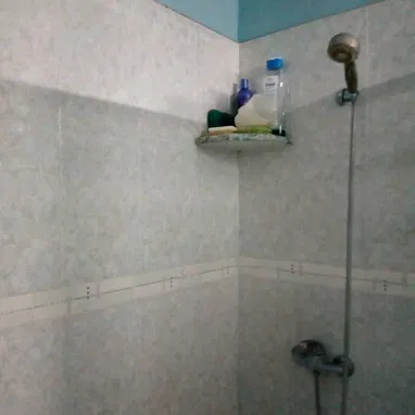 Oferta apto de 3 cuartos y 3 baños en el Vedado en las letras,2do piso. Oportunidad de inversión!!! - Img 82813987