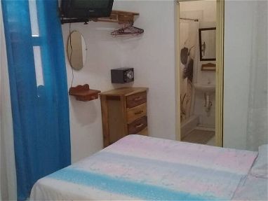 Renta de casa amplia de 3 habitaciones a solo 2 cuadras de la playa de guanabo - Img 68978720