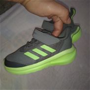Vendo zapatos de niño Adidas original - Img 45634106
