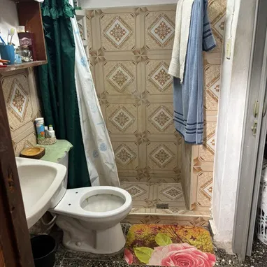 Venta de Casa en Centro Habana (a dos cuadras de Carlos ||| y Zanja ) - 10/10