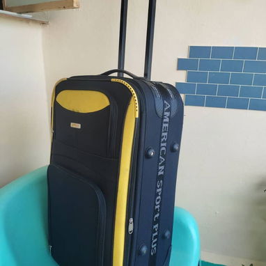Ganga se venden dos maletas de 23 kg=50 libras a 20 dólares cada una - 2/3