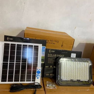 Lámpara solares y ventiladores - 2/2