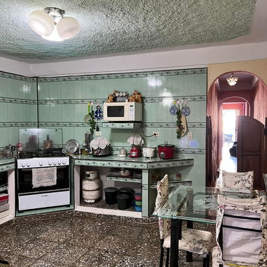 SE VENDEN 2 PROPIEDADES INDEPENDIENTES PERO JUNTAS PUERTA CALLE EN GUANABACOA , FUENTE BLANCA - 4/10