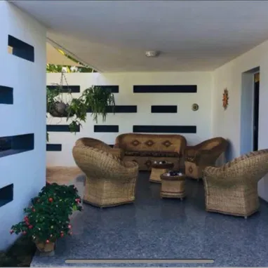 Miramar,  Renta lineal,  De lujo , piscina grande con recirculación,  3 habitaciones climatizadas, Garages +53 52463651 - Img 115671335