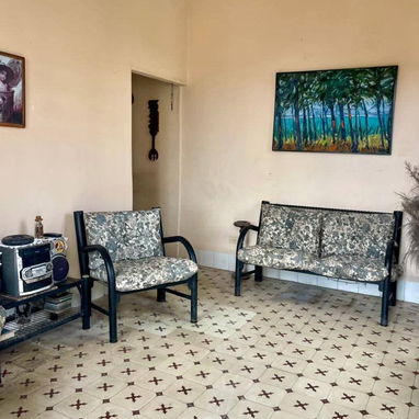 Oportunidad única en Playa, cerca del Tropicana!  Se vende casa en altos tipo dúplex, amplia y bien distribuida. - Img 117961209