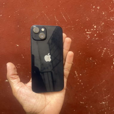 iPhone 13 - 2/2