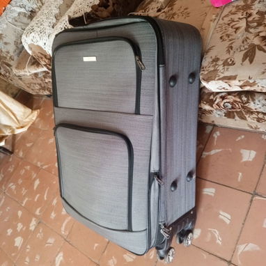 Catre /Canapé.Maleta carry on 23 kg - 2/3