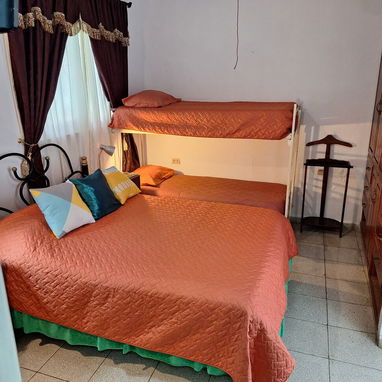 Se renta bella casa en primer piso con dos niveles y 4 habitaciones.(RAl0051) - Img 115529823