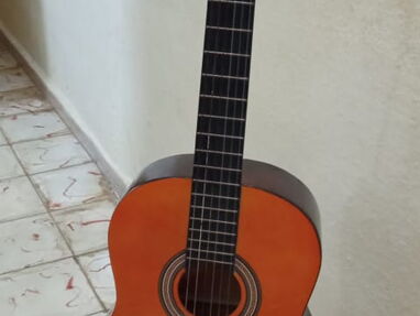 Guitarra Clásica marca Beezini - Img main-image-45374391