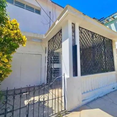 Casa Capitalista en Santo Suarez - La Habana En perfecto estado constructivo - 2/7
