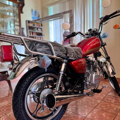 `🏍️MOTO DE COMBUSTIÓN TRECK🏍️`  ⚙️𝐄𝐒𝐏𝐄𝐂𝐈𝐅𝐈𝐂𝐀𝐂𝐈𝐎𝐍𝐄𝐒 • 150cc - Motor 4 tiempos • Autonomía: 40km por lit - 4/5