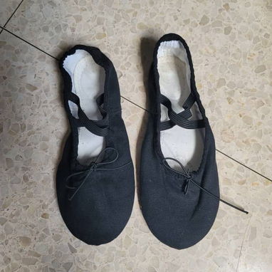 tenis y botas tejanas de uso - 3/7