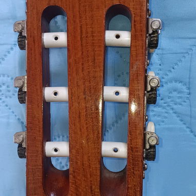 Guitarra Clasica Española de marca reconocida, Admira , modelo Sonia - Img 123339158