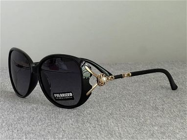 Gafas de mujer negras y doradas, polarizadas - Img 68492543