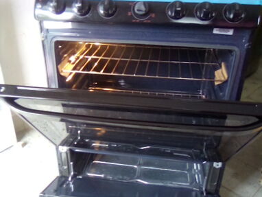 Cocina de gas con horno, 6 hornillas, nueva. - Img main-image
