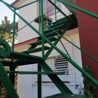 Permuta x 1 con dinero o venta de una propiedad en La Lisa (consta de 2 casas) y 2 patios - Img 96975215