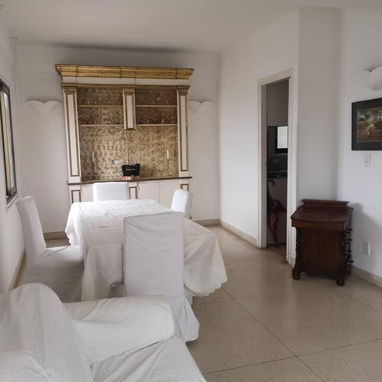 Espectacular apto próximo al Vedado con bellísima vista al mar!!! De lujo!!!! - Img 109326956
