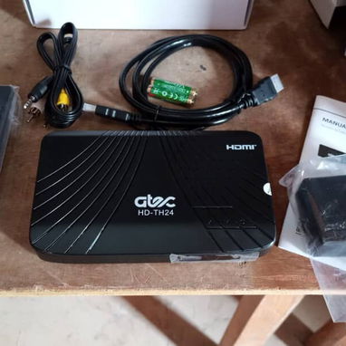 Combo de televisor+ caja decodificadora HD - Img 119475046