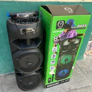 Bocina McM de 8 pulgadas las bocinas 115 USD 💸 con transporte gratis 🛵  Micrófono 🎤 inalámbrico  9000w Mando  Cargado - Img 55229530